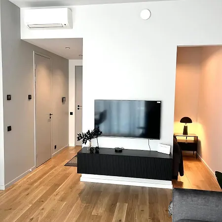 Apartament Pearl - Free Parking Parnawa